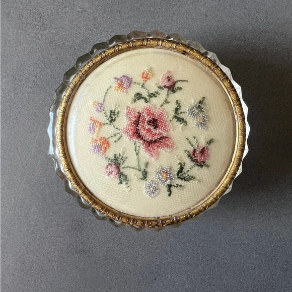 Floral Embroidered Compact - Picture 3 of 3